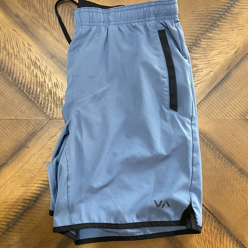 Rvca 17” yogger shorts